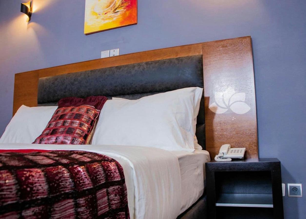 La Rochelle Hotel Яунде Екстер'єр фото