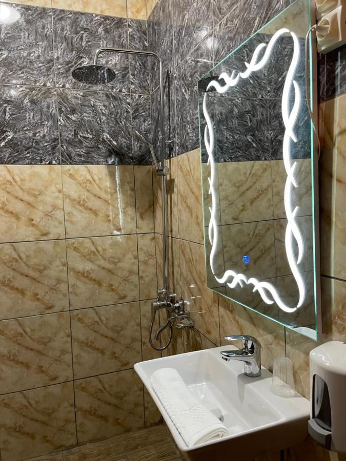 La Rochelle Hotel Яунде Екстер'єр фото