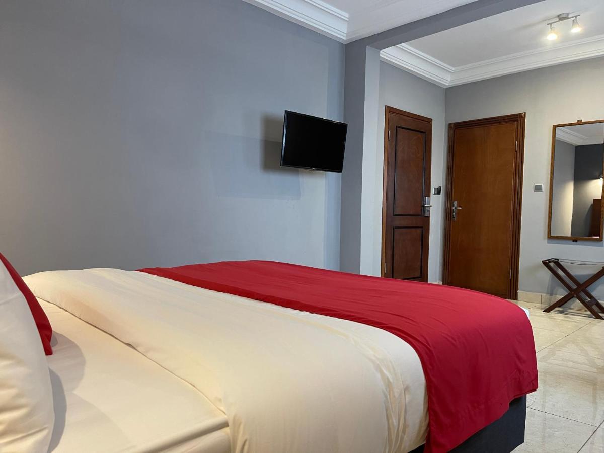 La Rochelle Hotel Яунде Екстер'єр фото