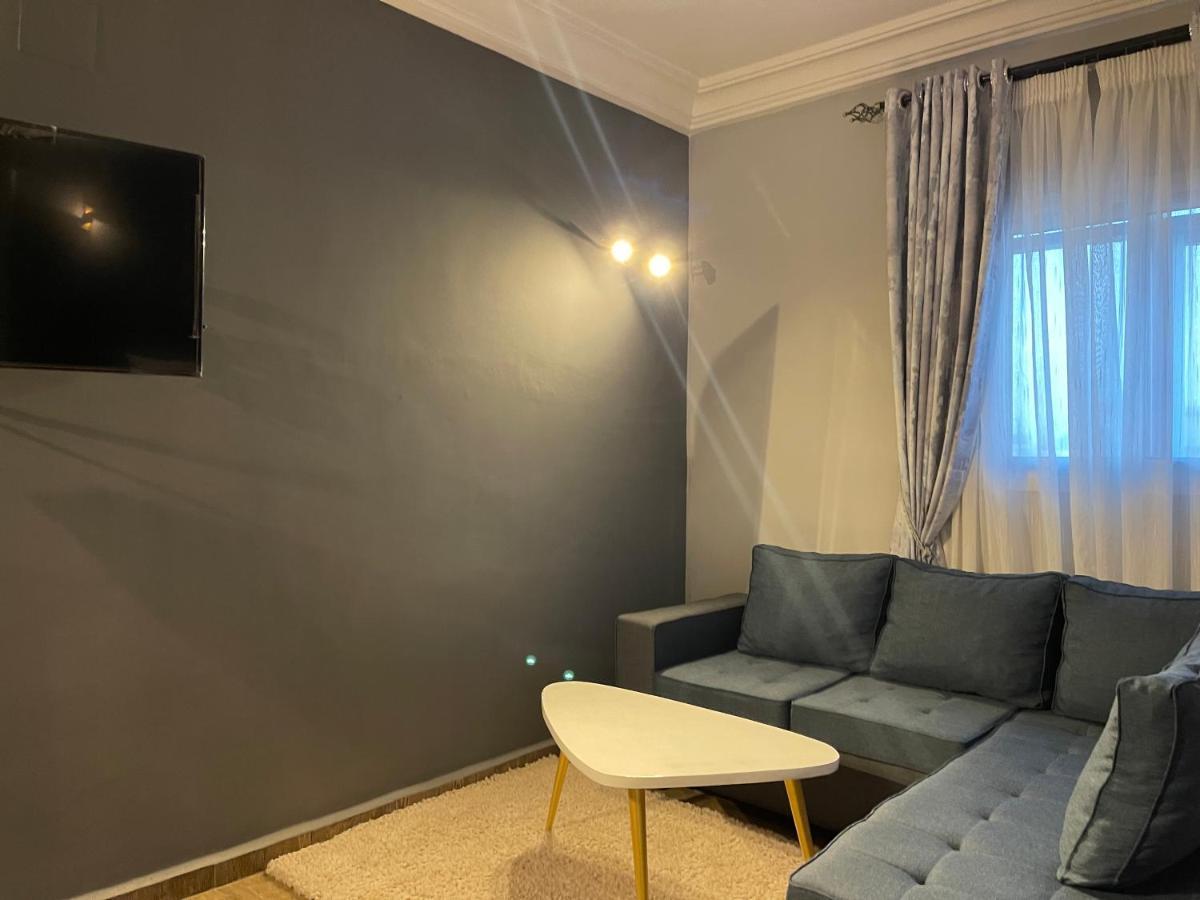 La Rochelle Hotel Яунде Екстер'єр фото