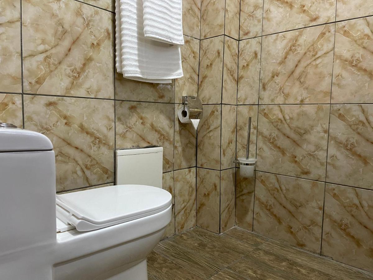 La Rochelle Hotel Яунде Екстер'єр фото